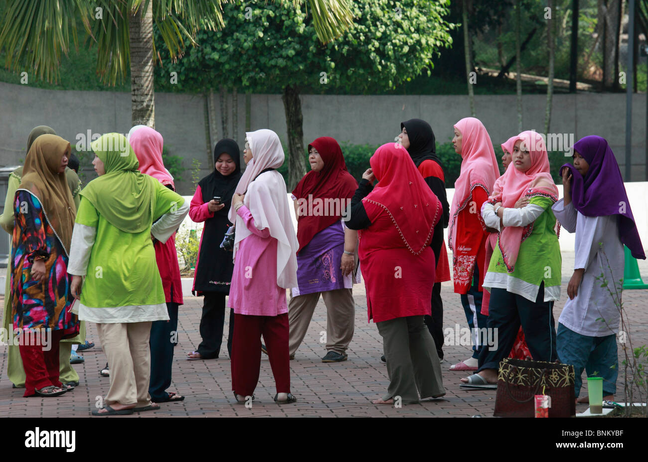 Muslim women malaysia kuala lumpur hi-res stock photography and images ...