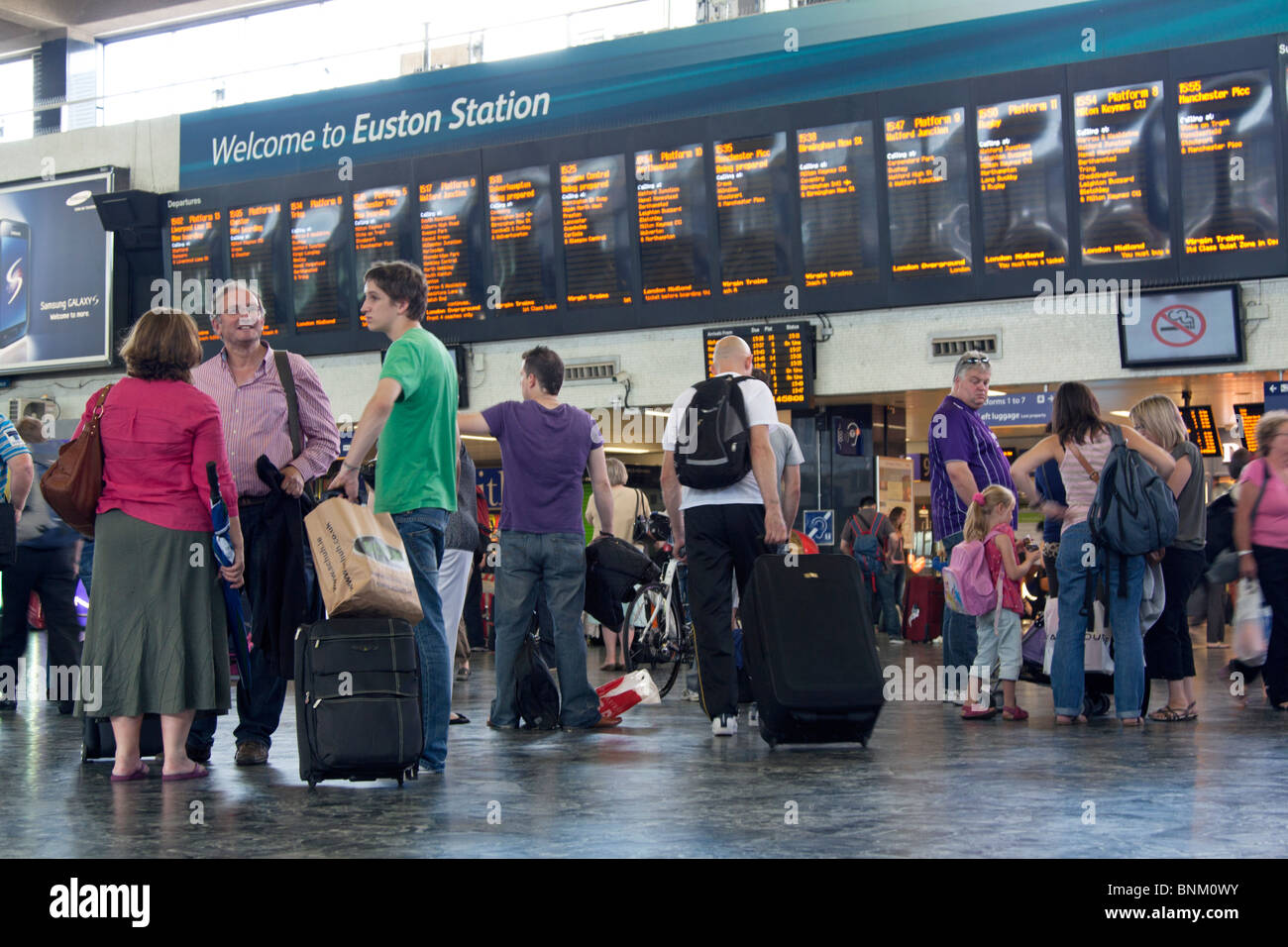 London euston busy hi-res stock 