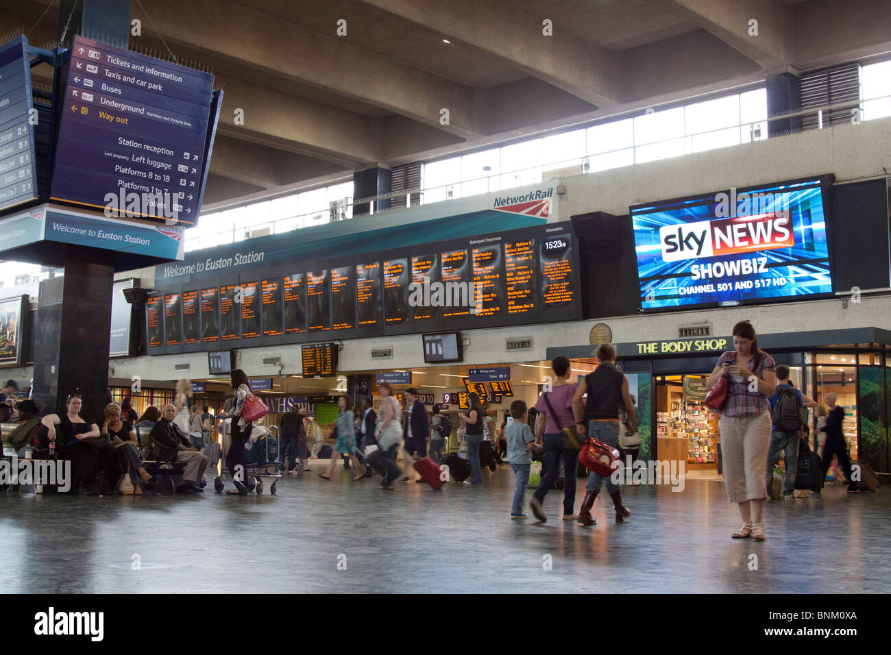 Concourse- Euston Station - London Stock Photo: 30557922 - Alamy