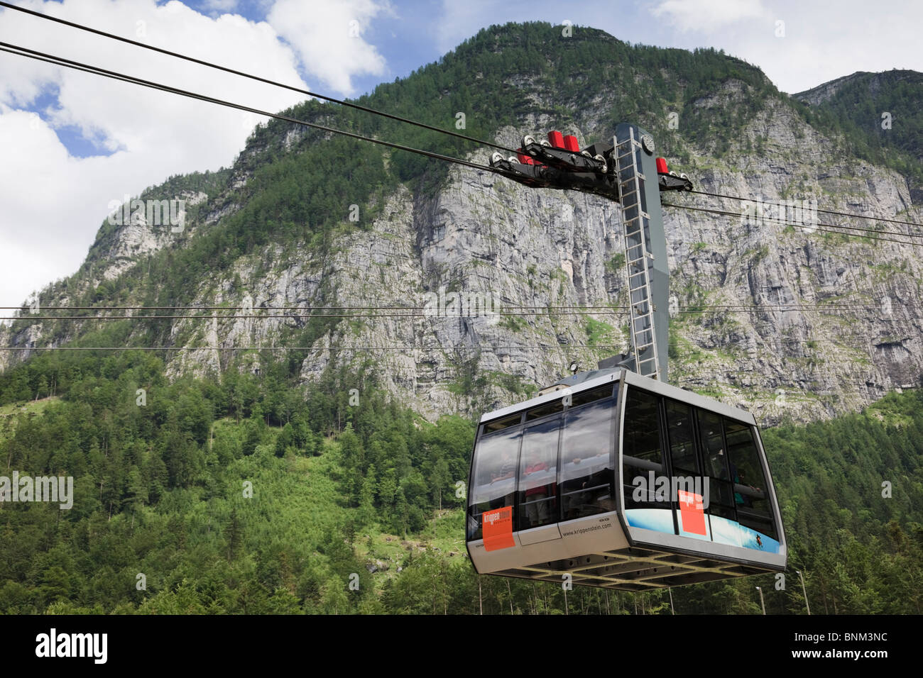 Obertraun, Salzkammergut, Austria, Europe. Dachstein World Heritage Cableway cablecar approaching base station Stock Photo