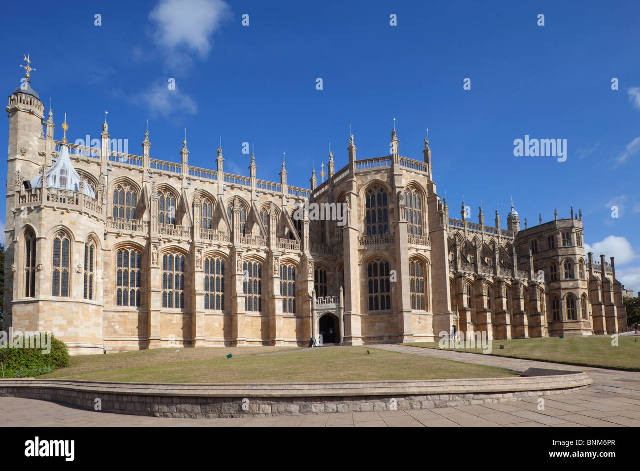 Windsor castle st georges chapel hi-res stock photography and images ...