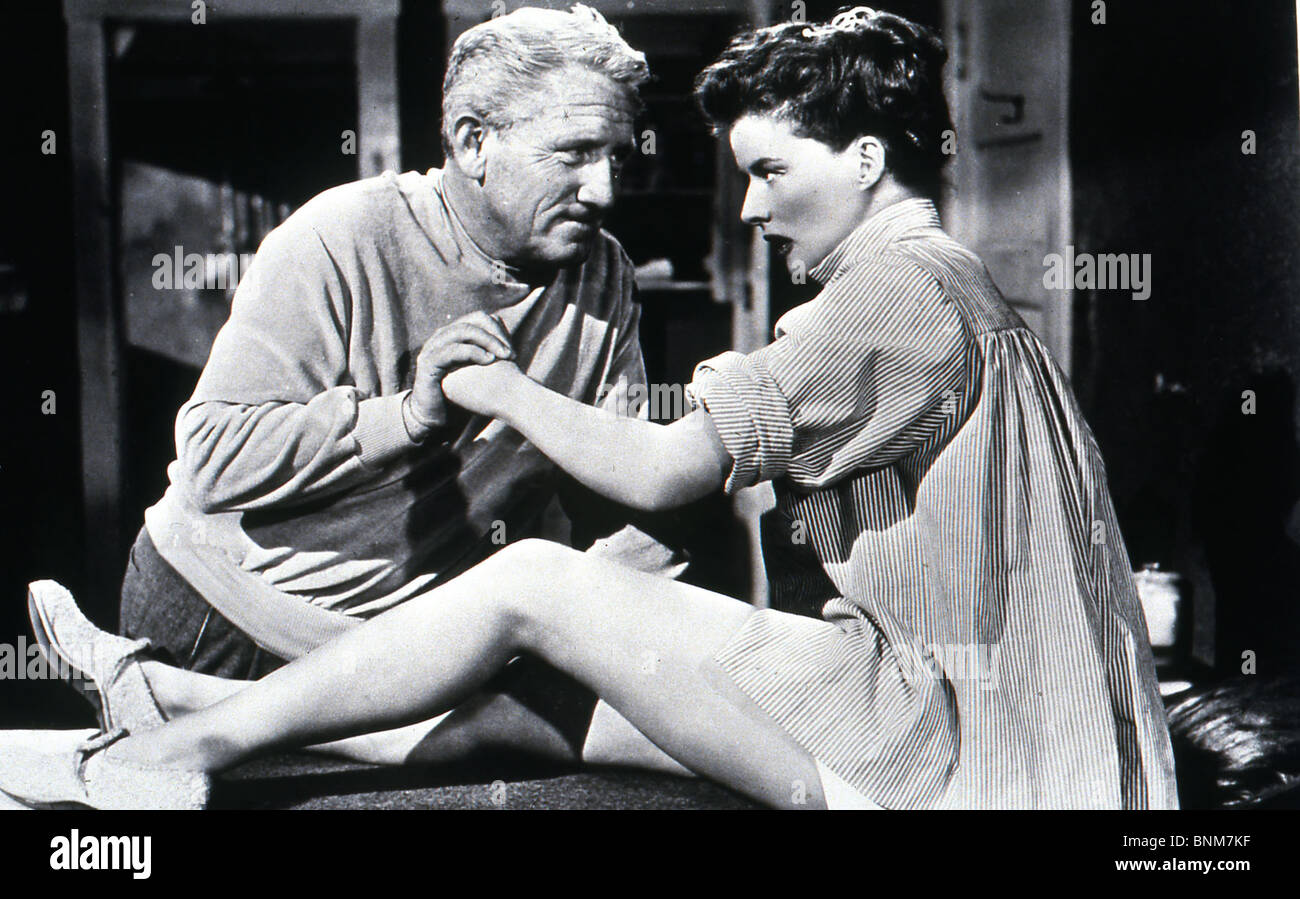 PAT & MIKE (1952) PAT AND MIKE (ALT) SPENCER TRACY, KATHERINE HEPBURN GEORGE CUKOR (DIR) 003 MOVIESTORE COLLECTION LTD Stock Photo