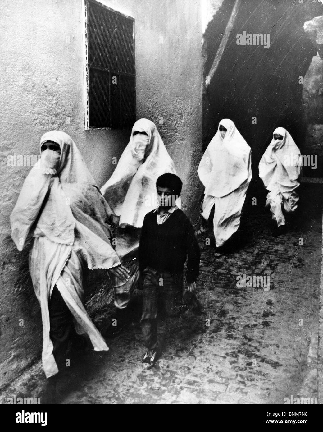 La battaglia di algeri hires stock photography and images Alamy