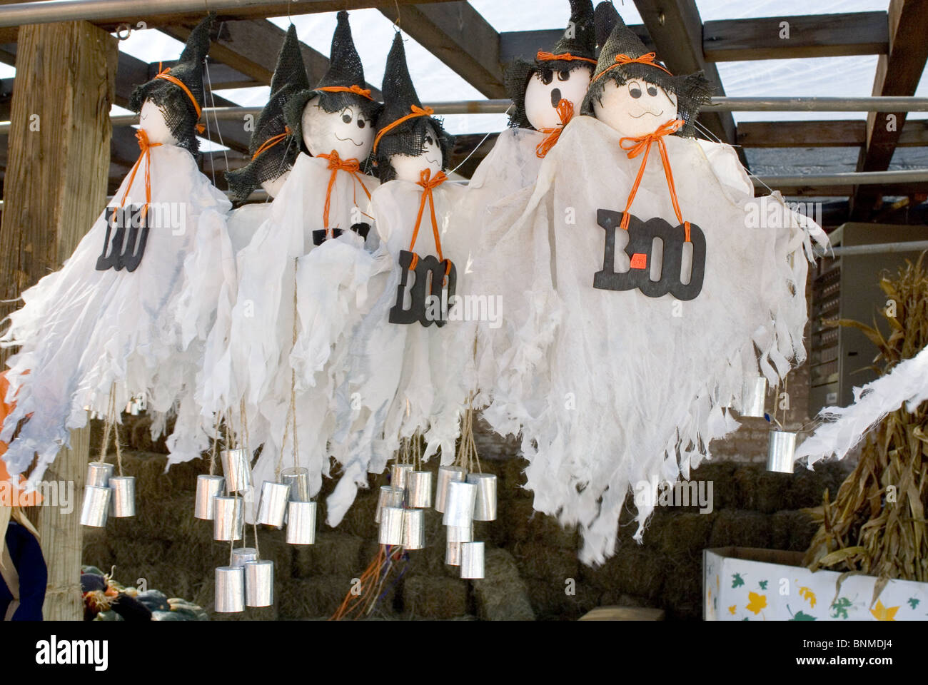 Blowing ghost hi-res stock photography and images - Alamy