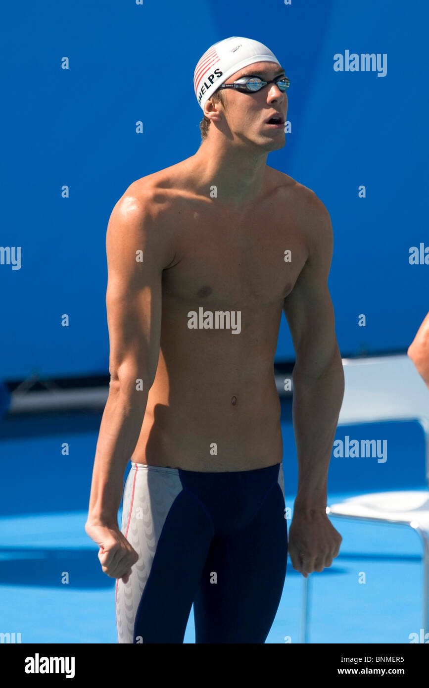 Michael Phelps (USA) starting the 200m Freestyle heats 2004 Olympic Summer  Games, Athens, Greece. August 15 2004 Stock Photo - Alamy