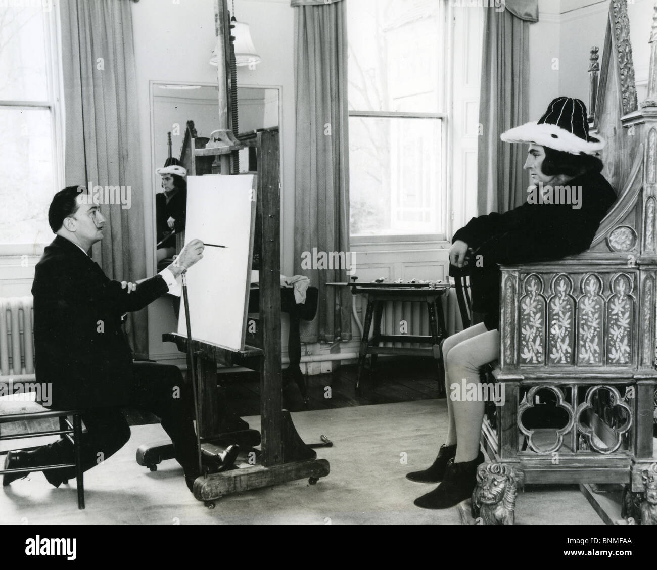 SALVADOR DALI (1984-89) Spanish artist drawing Laurence Olivier as Richard III Stock Photo