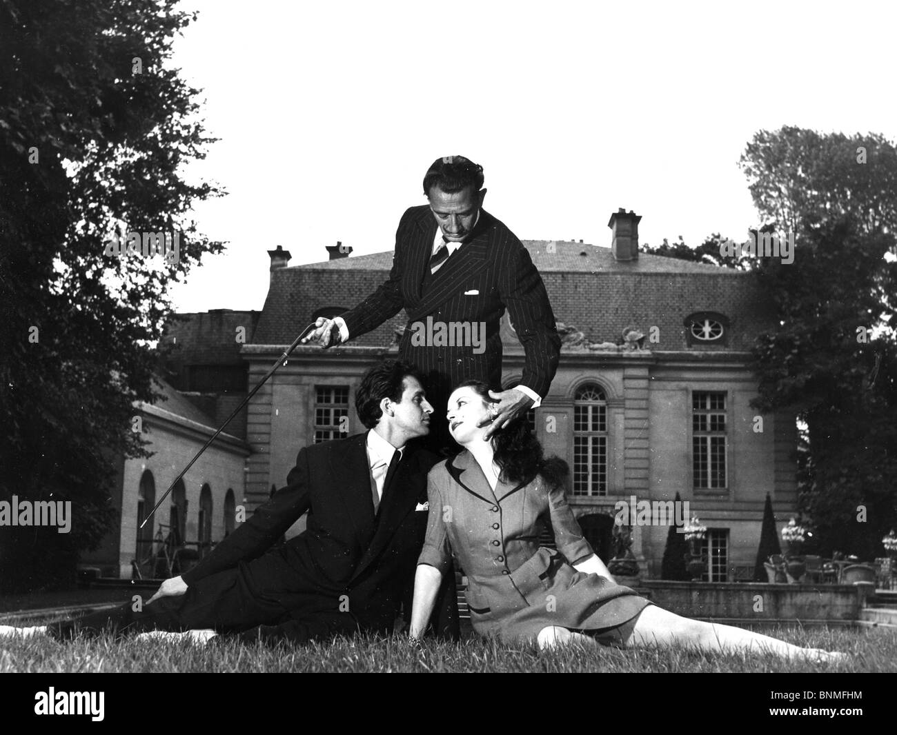 SALVADOR DALI (1984-89) Spanish artist with ballet dancers Jean Guelis and Janine Monin Stock Photo