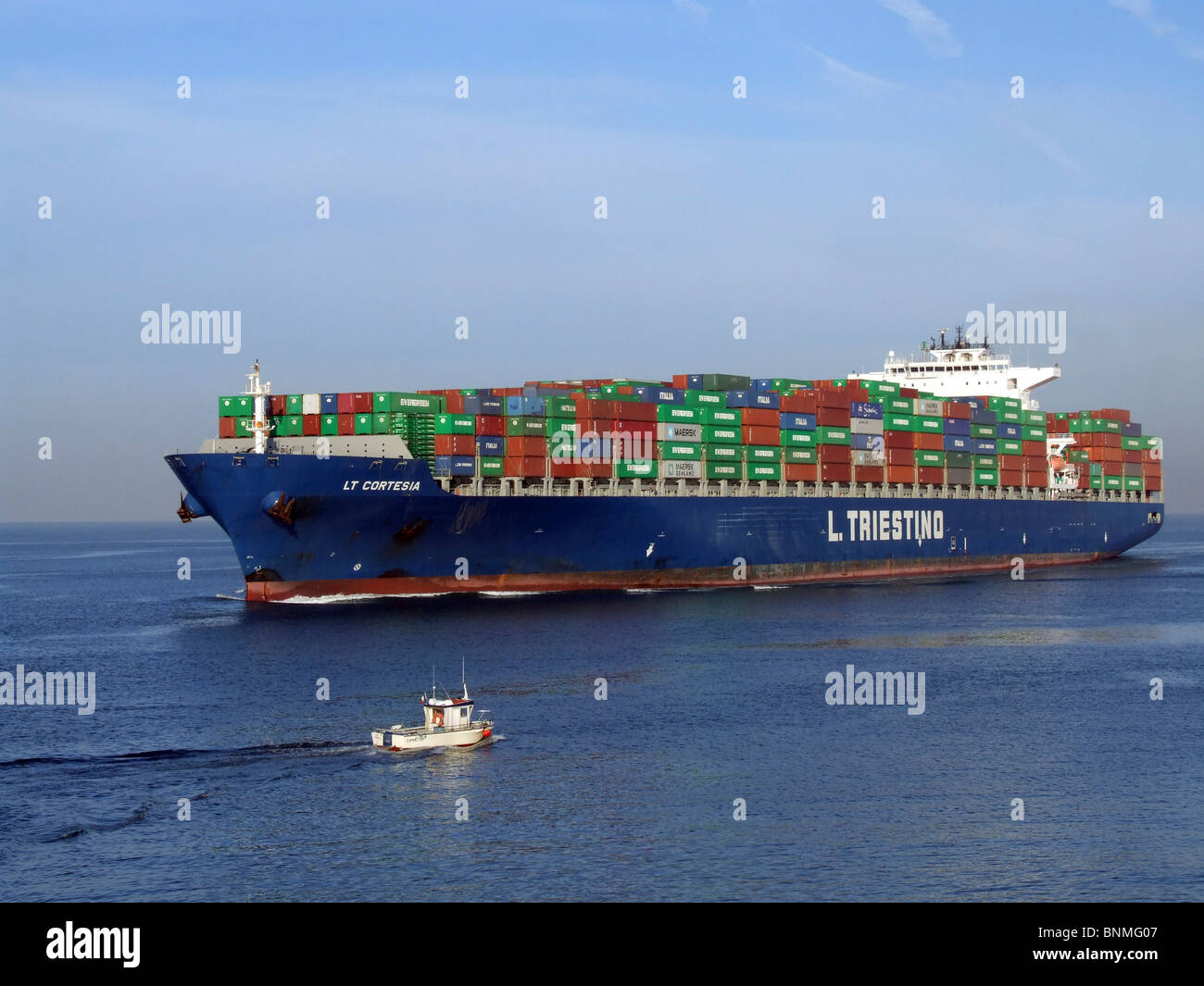 Freighter freight hauler ship sea hi-res stock photography and images ...