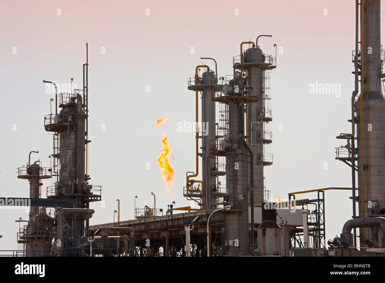 Arab oil refinery hires stock photography and images Alamy