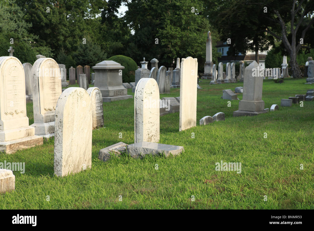 Cemetery headstones hi-res stock photography and images - Alamy