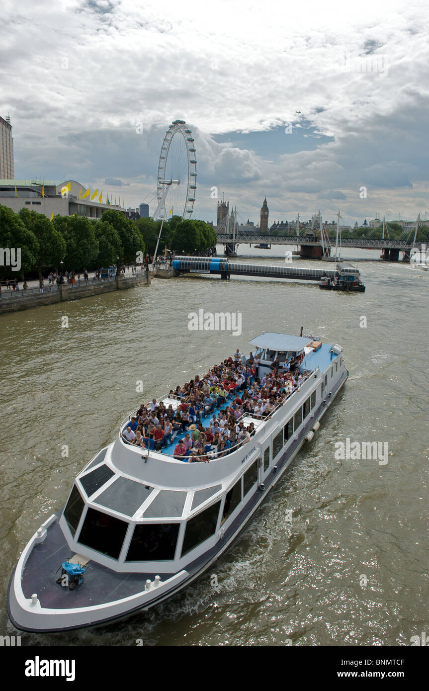 Sightseeing tourists on River Thames, London Stock Photo