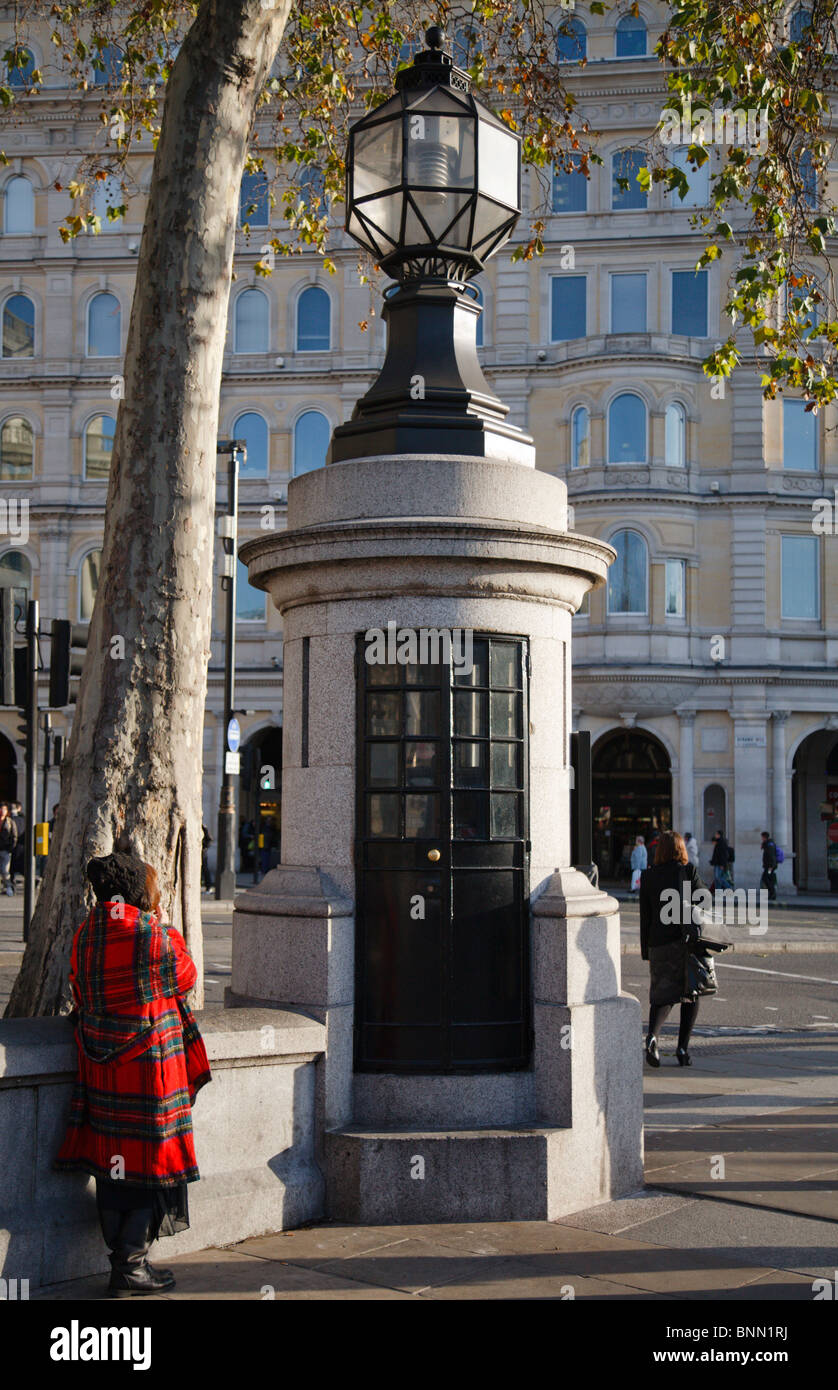 The UK's smallest Police station in Trafalgar Square in London Stock Photo