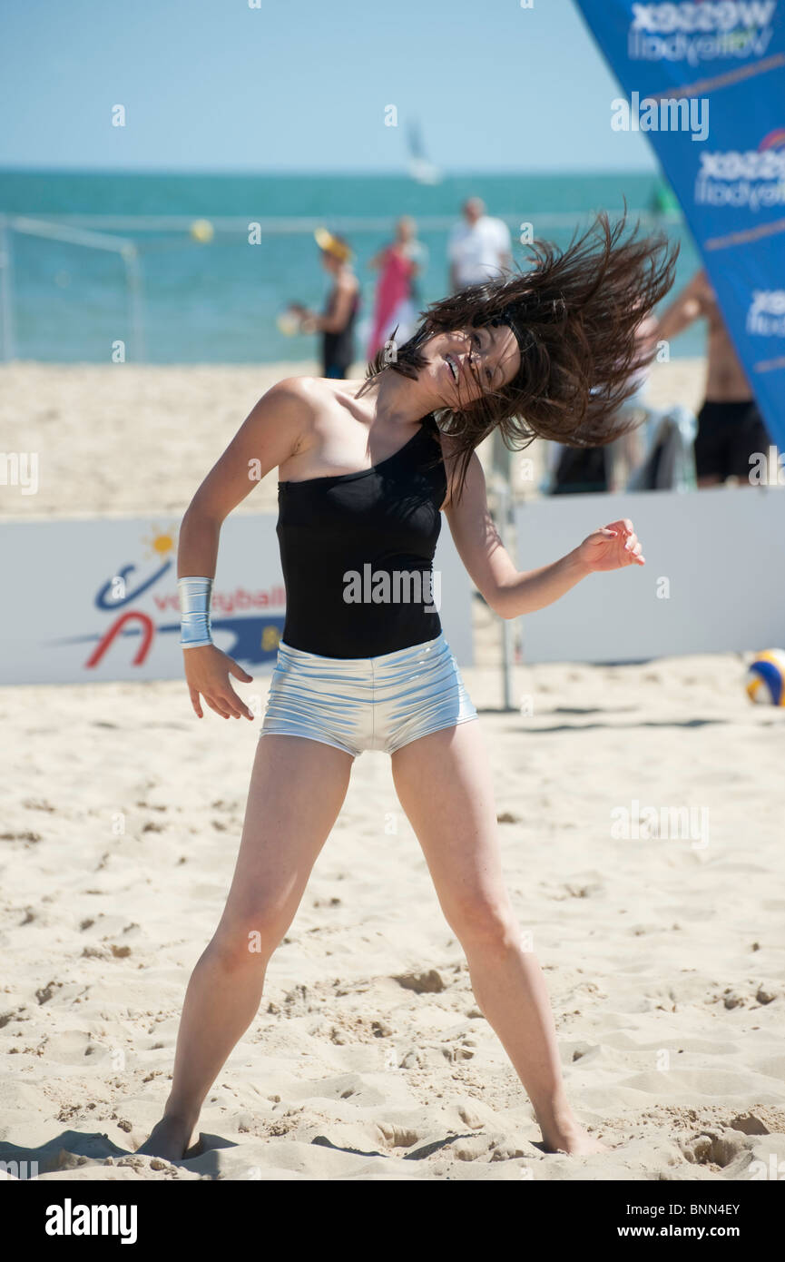 Beach volleyball cheerleaders hi-res stock photography and images - Alamy