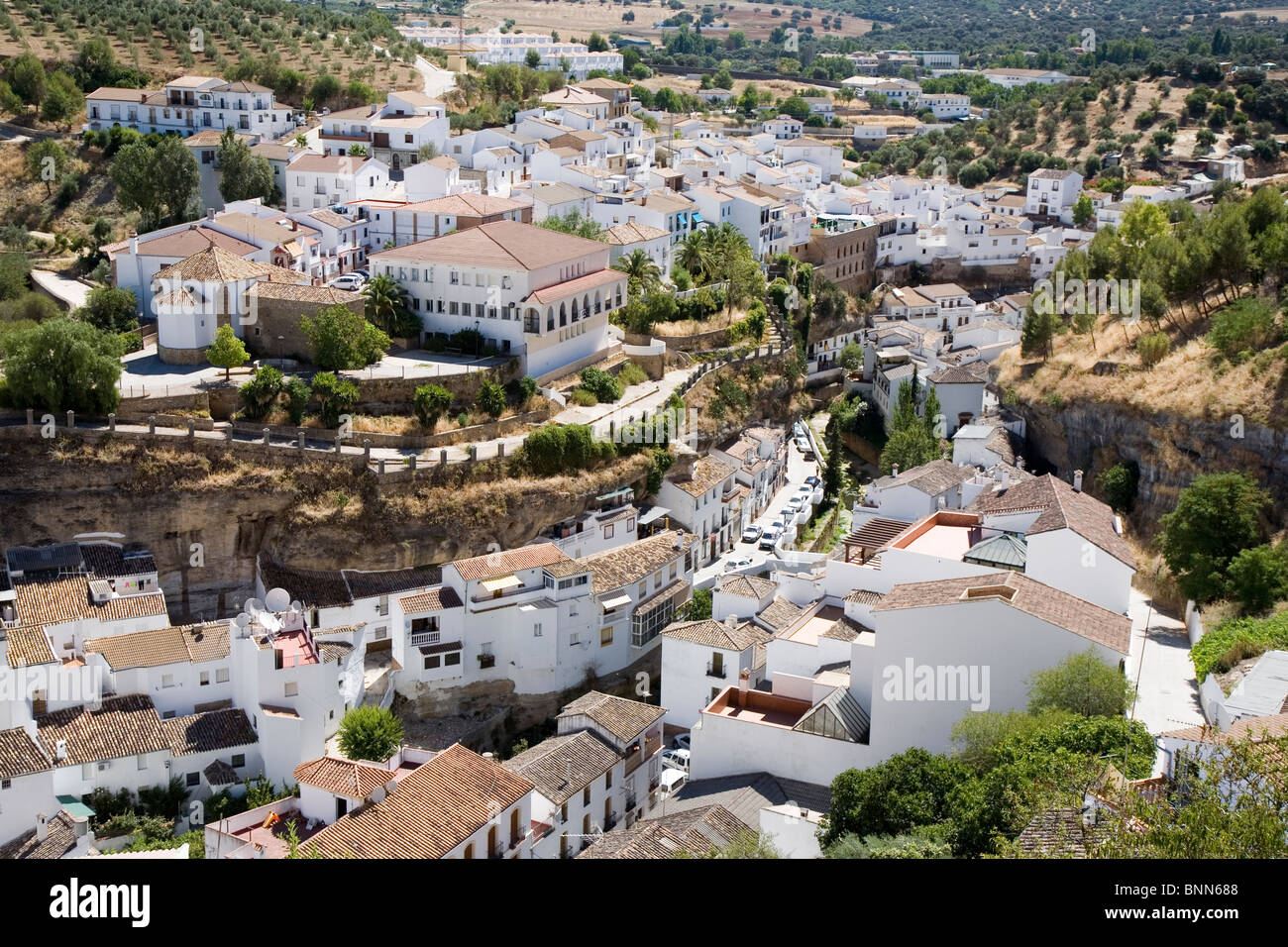 Setenil de las bodegas cave dwellers ronda spain Stock Photo Alamy