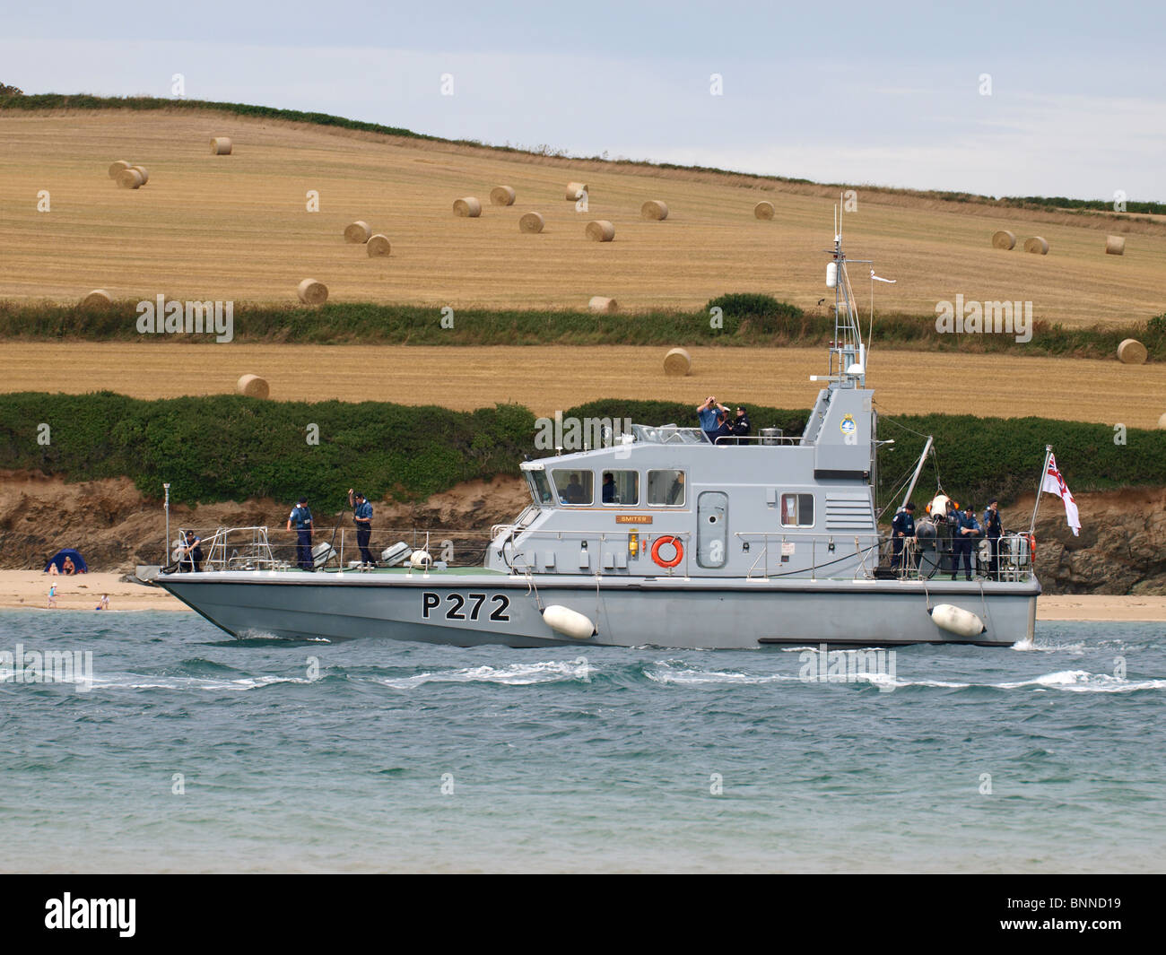 HMS Smiter going up the Camel Estuary towards Padstow Stock Photo