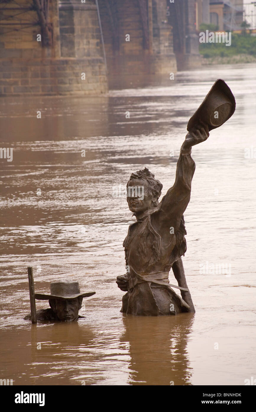 Lewis and Clark Statues in St. Louis, MO Stock Photo - Alamy