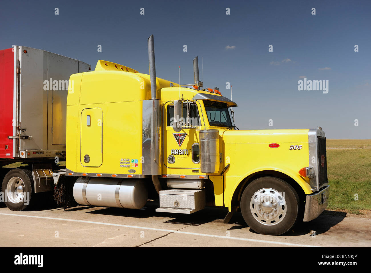 Yellow Truck Rest area Interstate I-90 South Dakota USA America United States of America traffic Stock Photo