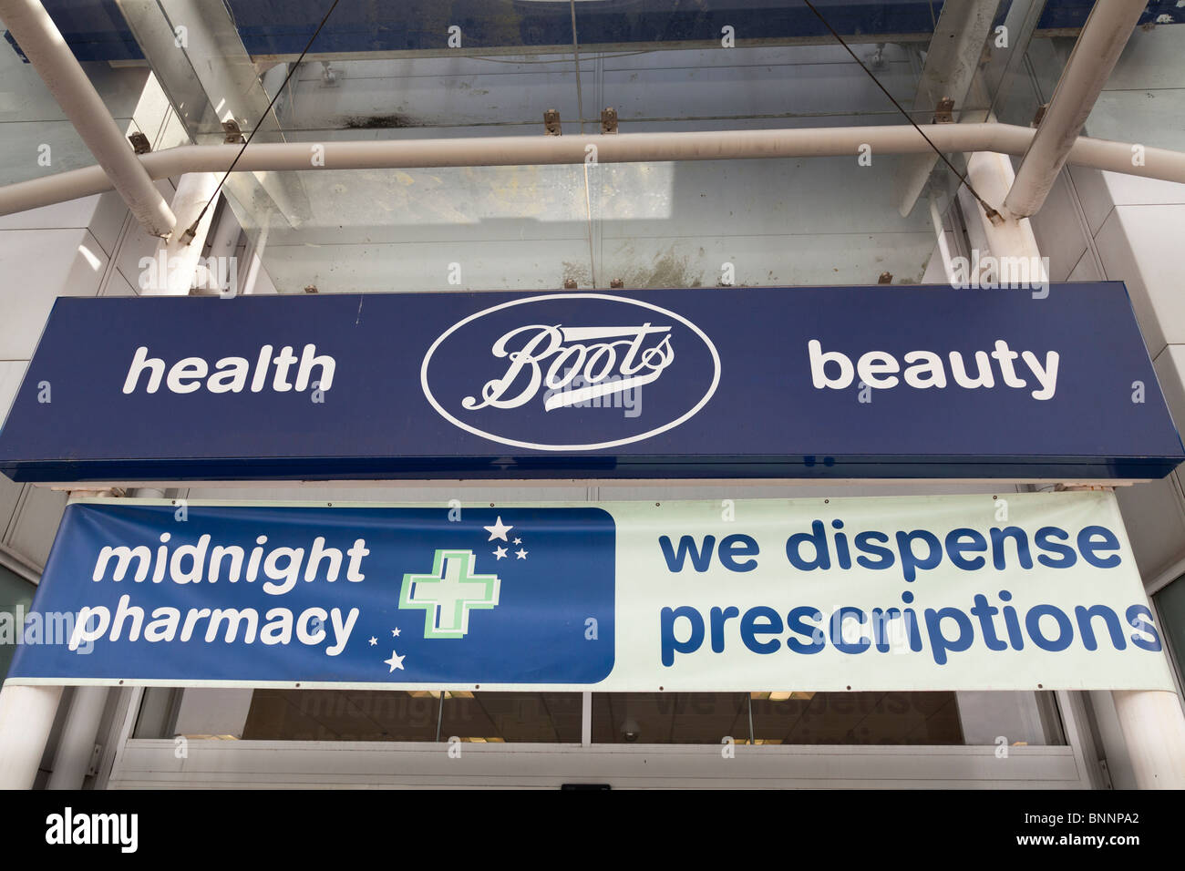 Midnight pharmacy hi-res stock photography and images - Alamy