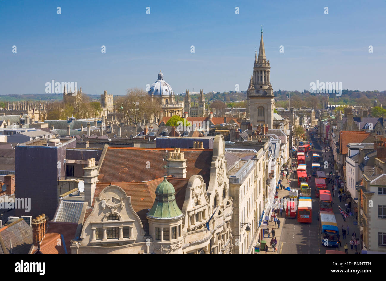 oxford rooftops traffic along high street Oxfordshire, England, UK, GB ...