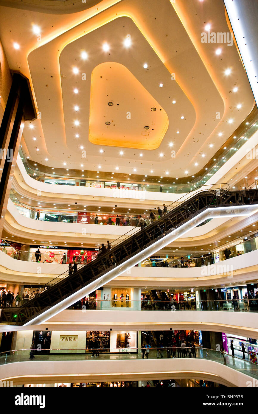 Hong kong shopping mall ceiling hi-res stock photography and images - Alamy