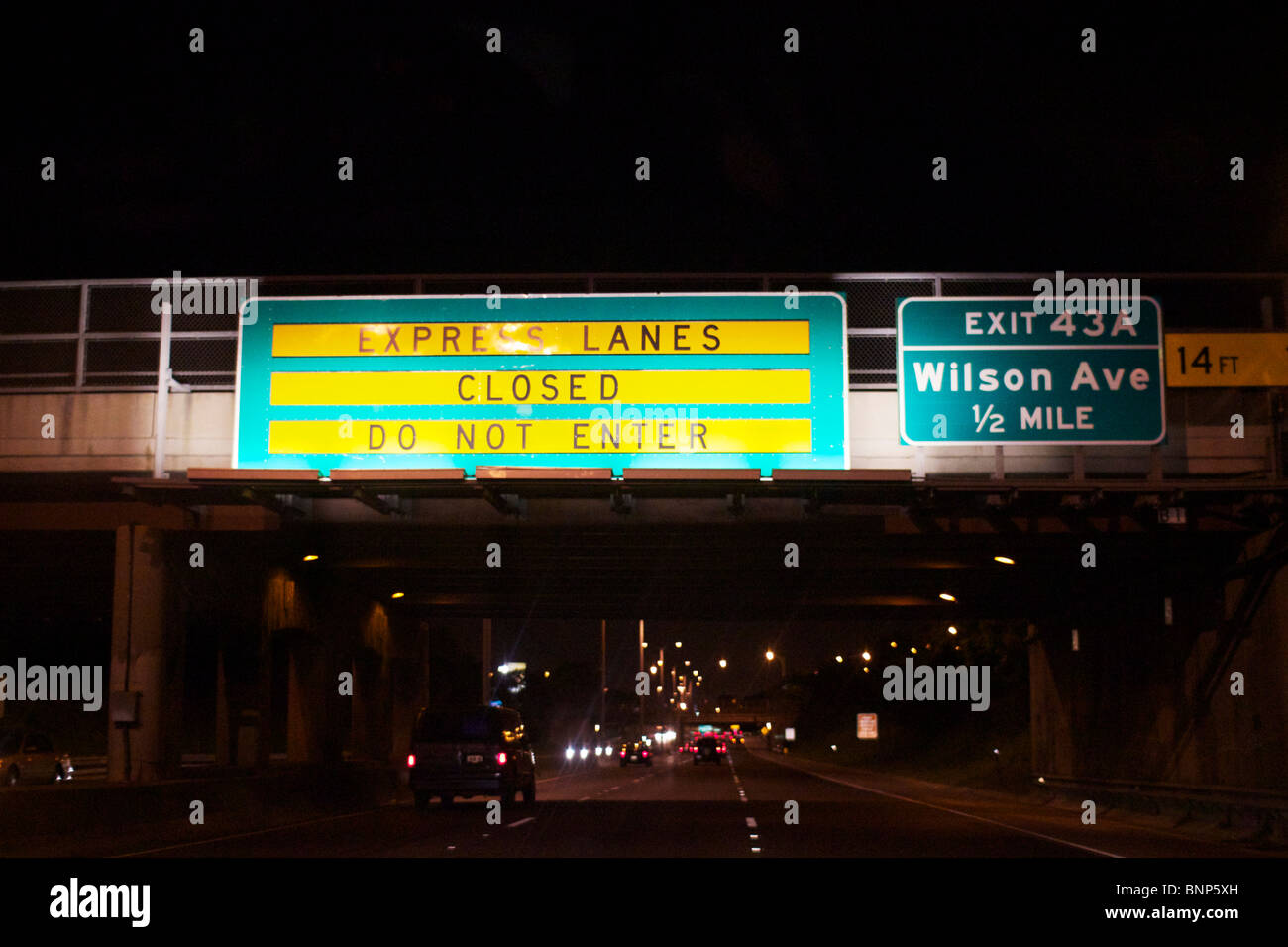 Automated Do Not Enter sign Express Lanes Closed. Inbound Edens