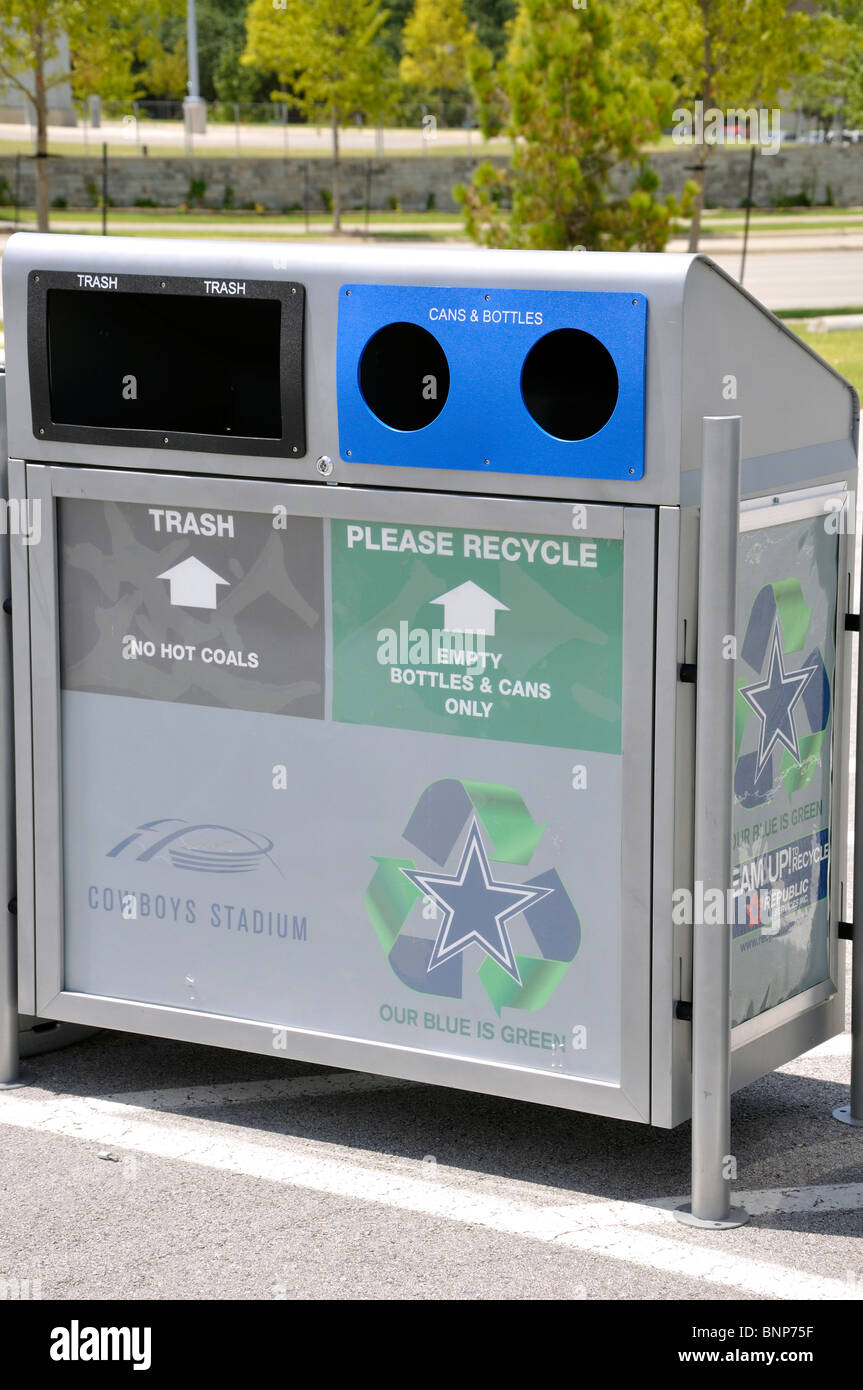 Recycling garbage bin in Arlington, Texas, USA Stock Photo Alamy