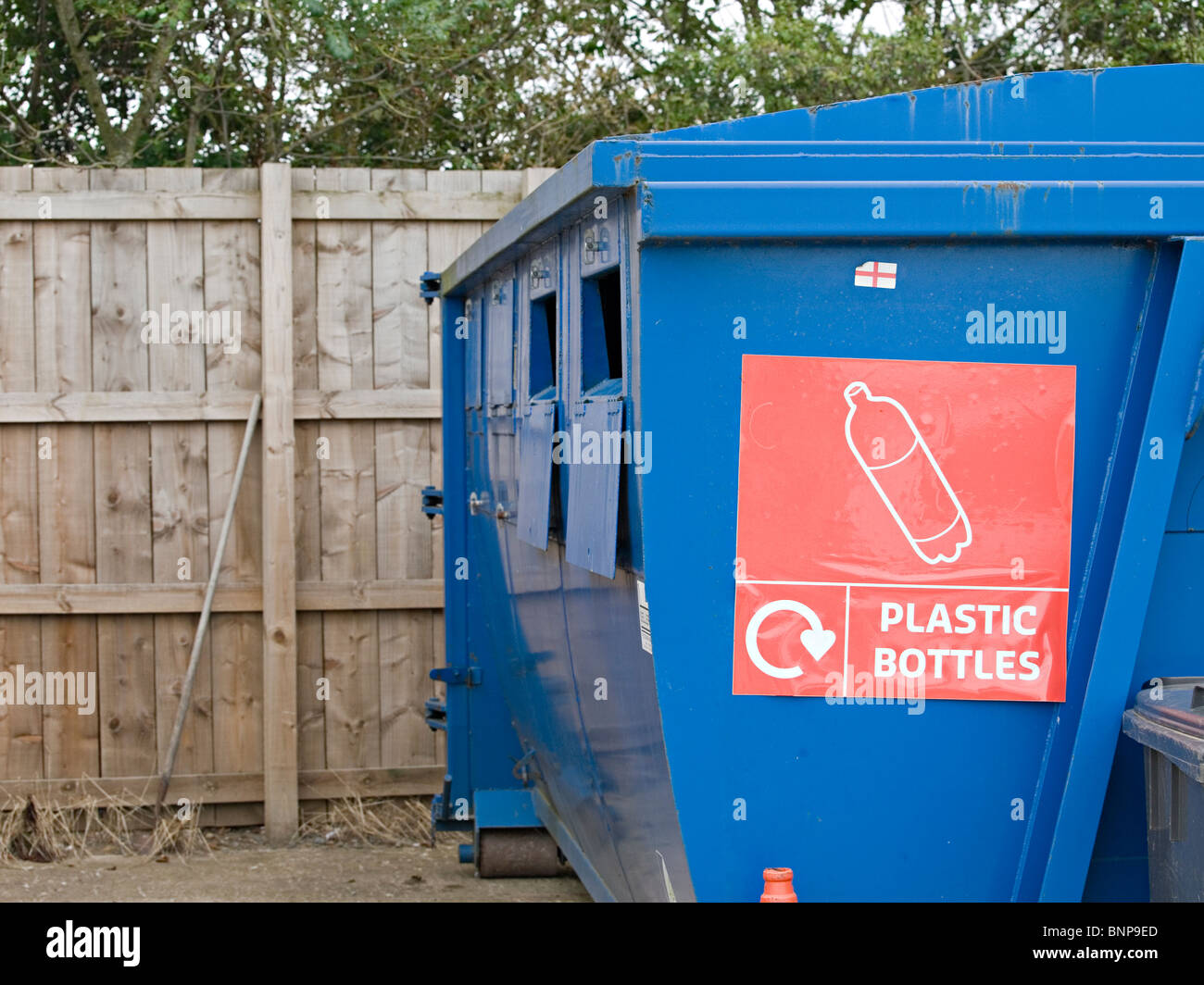 Recycle sign plastic bottles hires stock photography and images Alamy