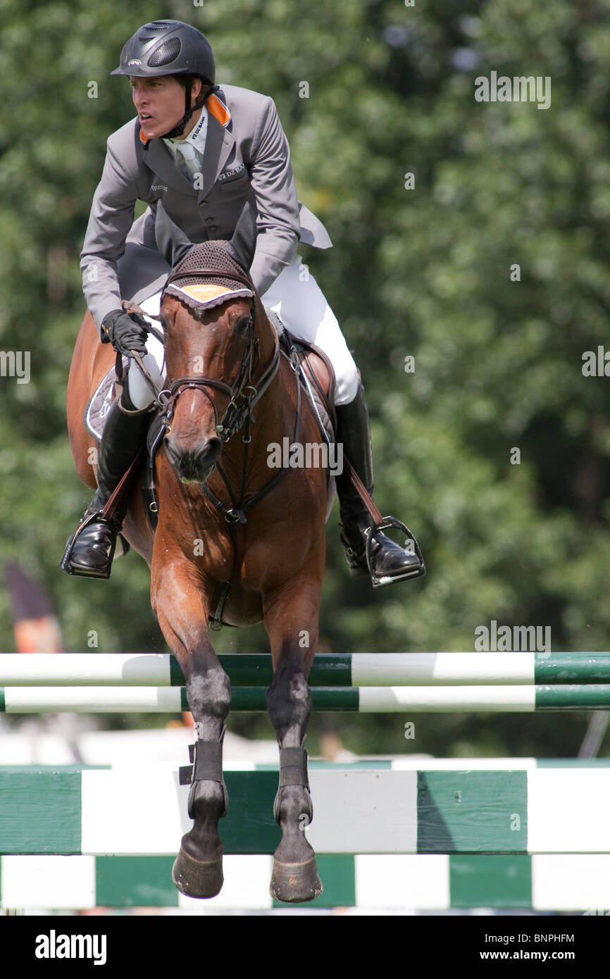 Hickstead HICKSTEAD ENGLAND. 30-07-2010. The Longines Royal International Horse ...
