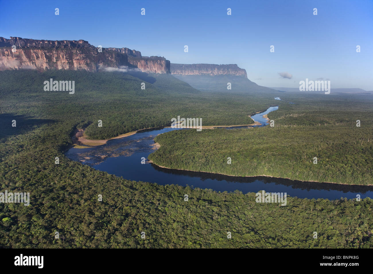 Gran Sabana  lies on a plateau with an altitude of 1,000 meters above sea level and is dotted with table top mountains Stock Photo