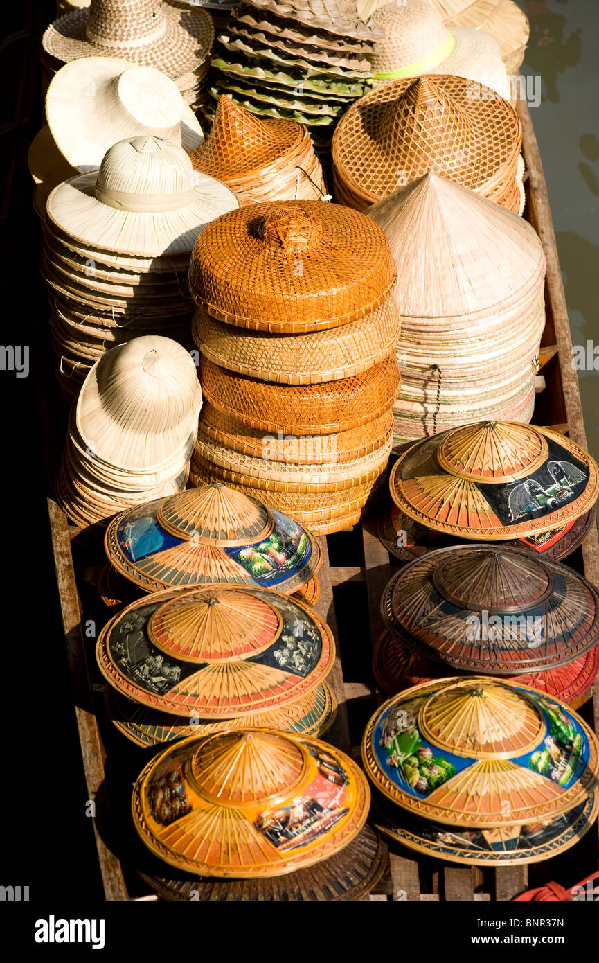 Bangkok market crafts hi-res stock photography and images - Alamy