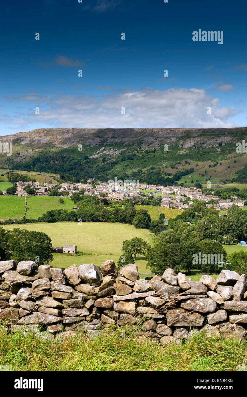 Village of Reeth in Swaledale, from Harkerside, with Fremington Edge in the background. Stock Photo