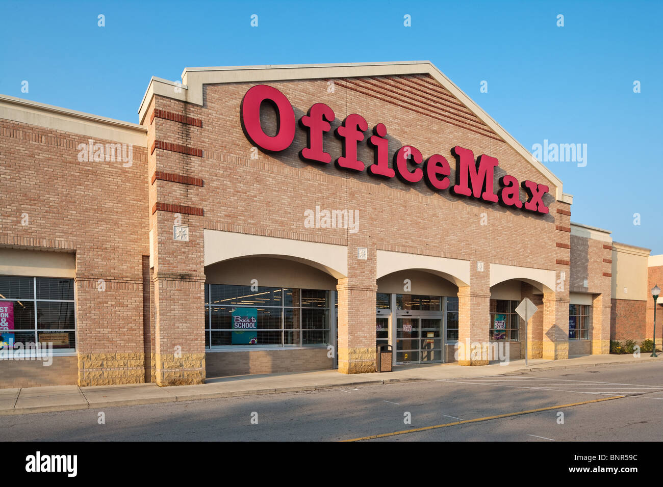 max retail store near me
