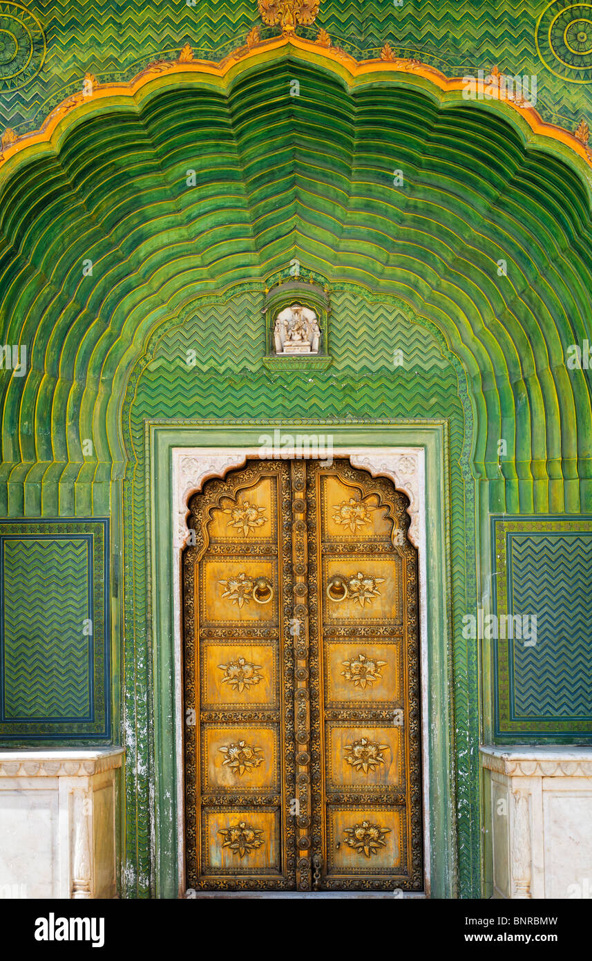 India - Rajasthan - Jaipur - ornate doorway in the Peacock Courtyard inside the City Palace complex Stock Photo