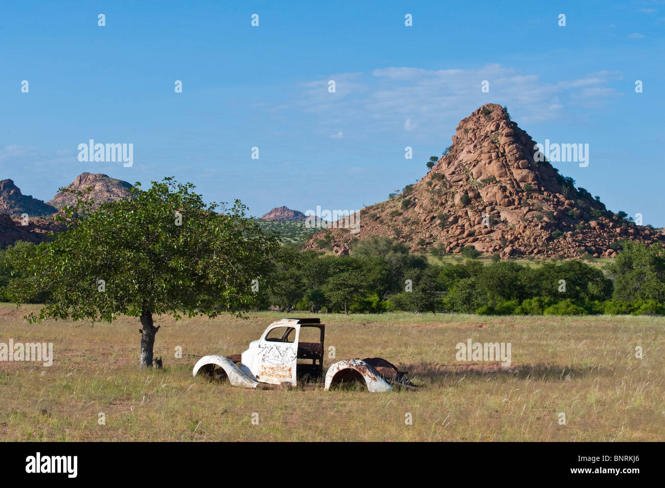Abandoned old truck wreck hi-res stock photography and images - Alamy