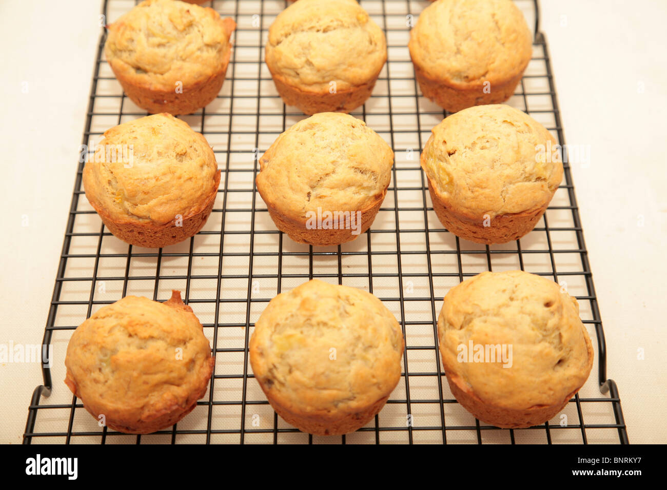 Baking rack hires stock photography and images Alamy