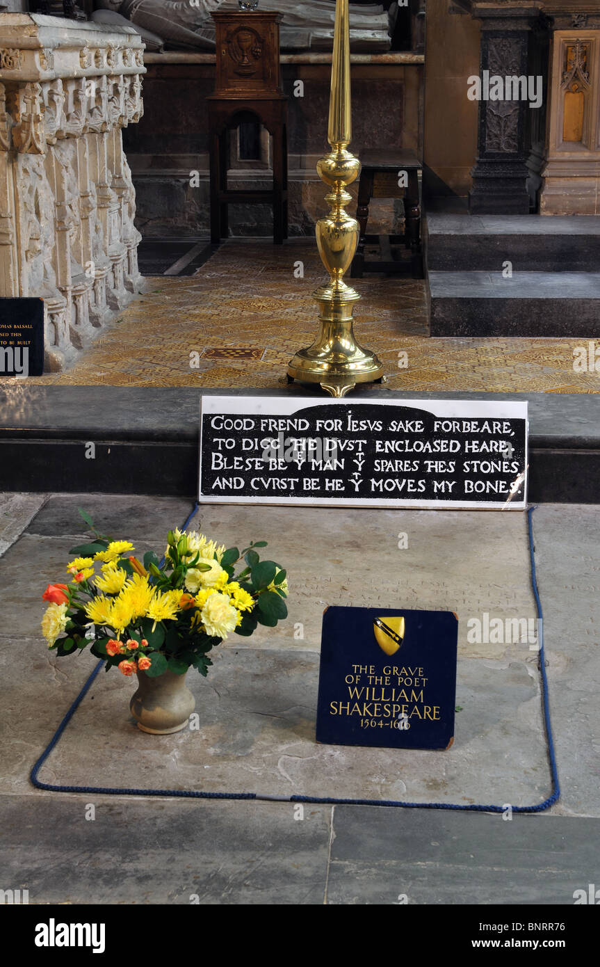 Grave of William Shakespeare in Holy Trinity Church, Stratford-upon-Avon, Warwickshire, England, UK Stock Photo