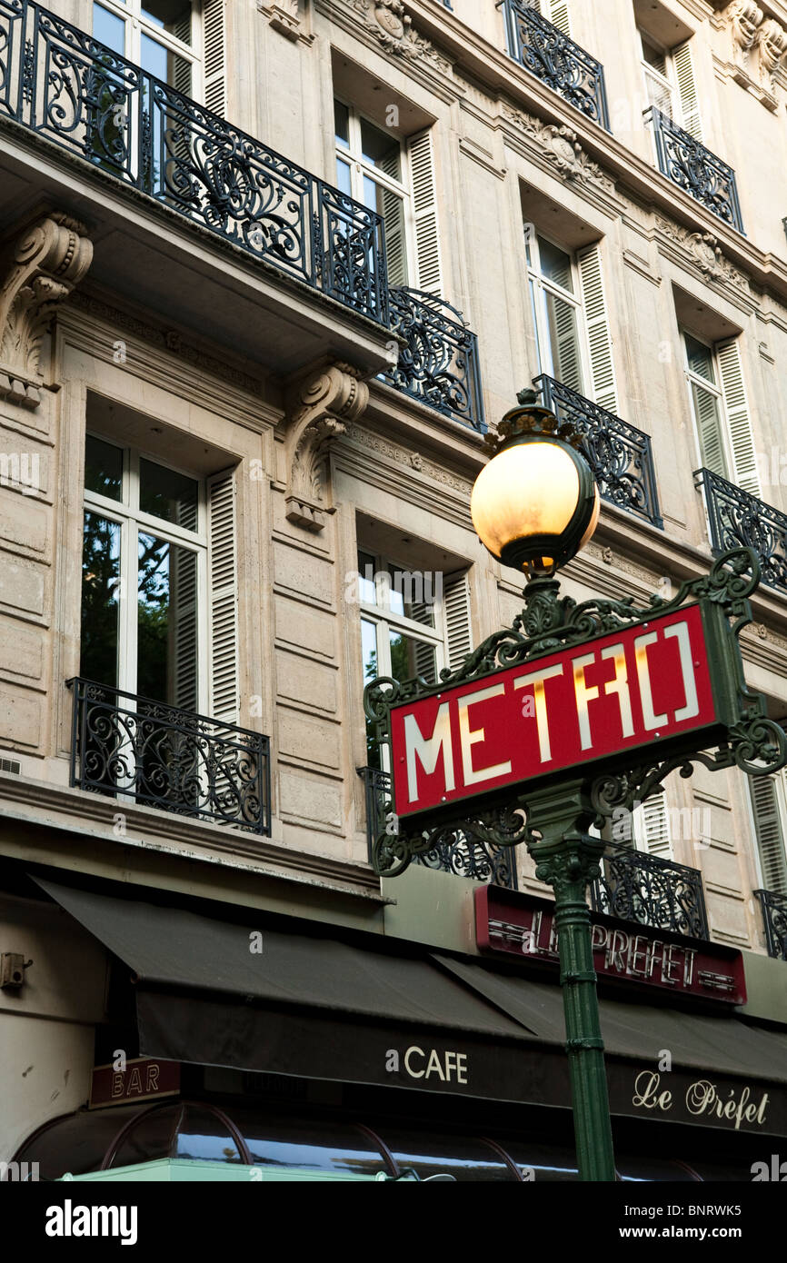 Typical cafe scene in paris hi-res stock photography and images - Alamy