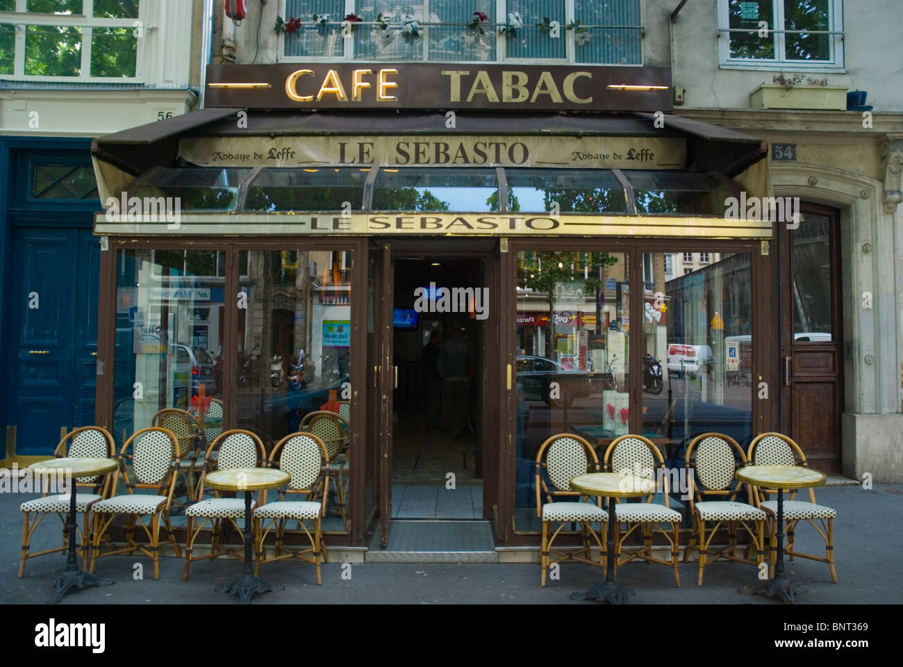 Bar Le Central in the Marais District, Paris, France Stock Photo - Alamy