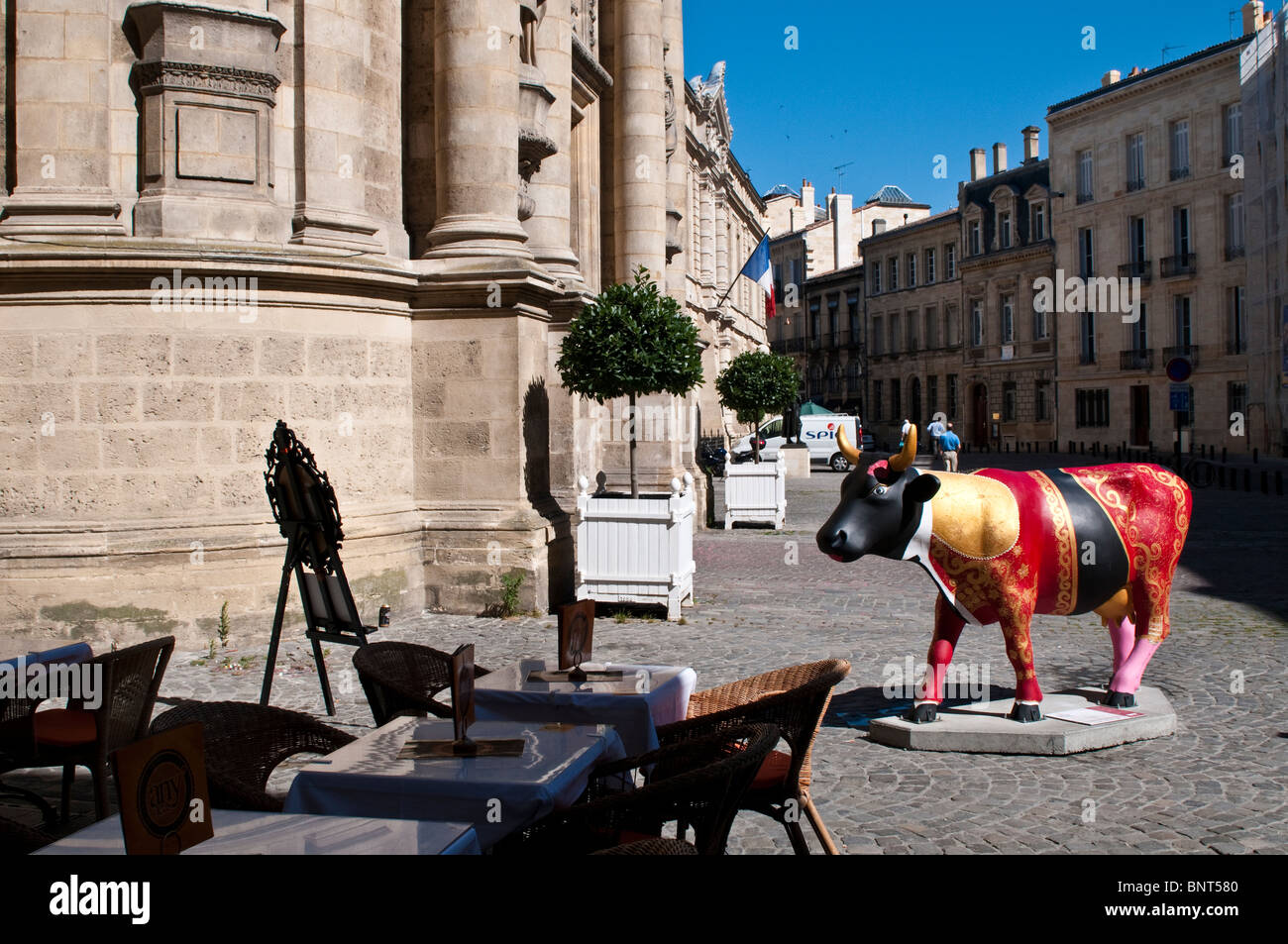 Painted sculpture of a cow, part of the Cow Parade event, Place du Chapelet Bordeaux, France Stock Photo
