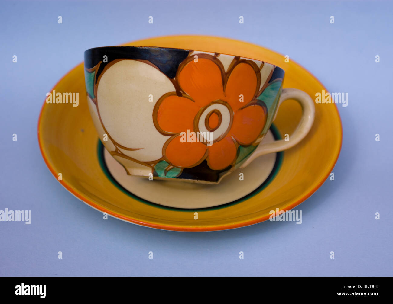 CLARICE CLIFF BRITISH ART DECO POTTERY CUPS AND SAUCERS 1930S Stock