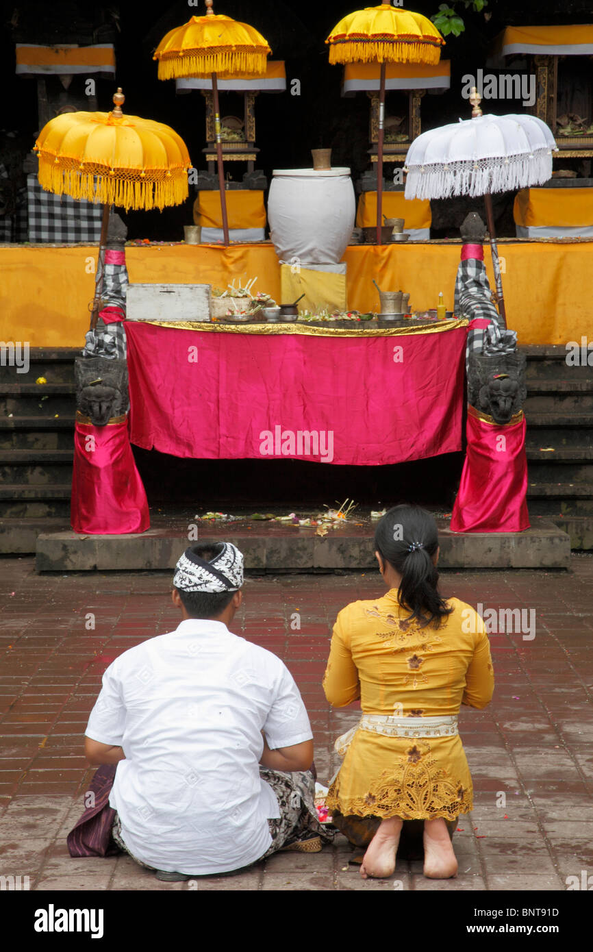 Indonesia, Bali, Goa Lawah Temple, religious ceremony, people, couple, Stock Photo