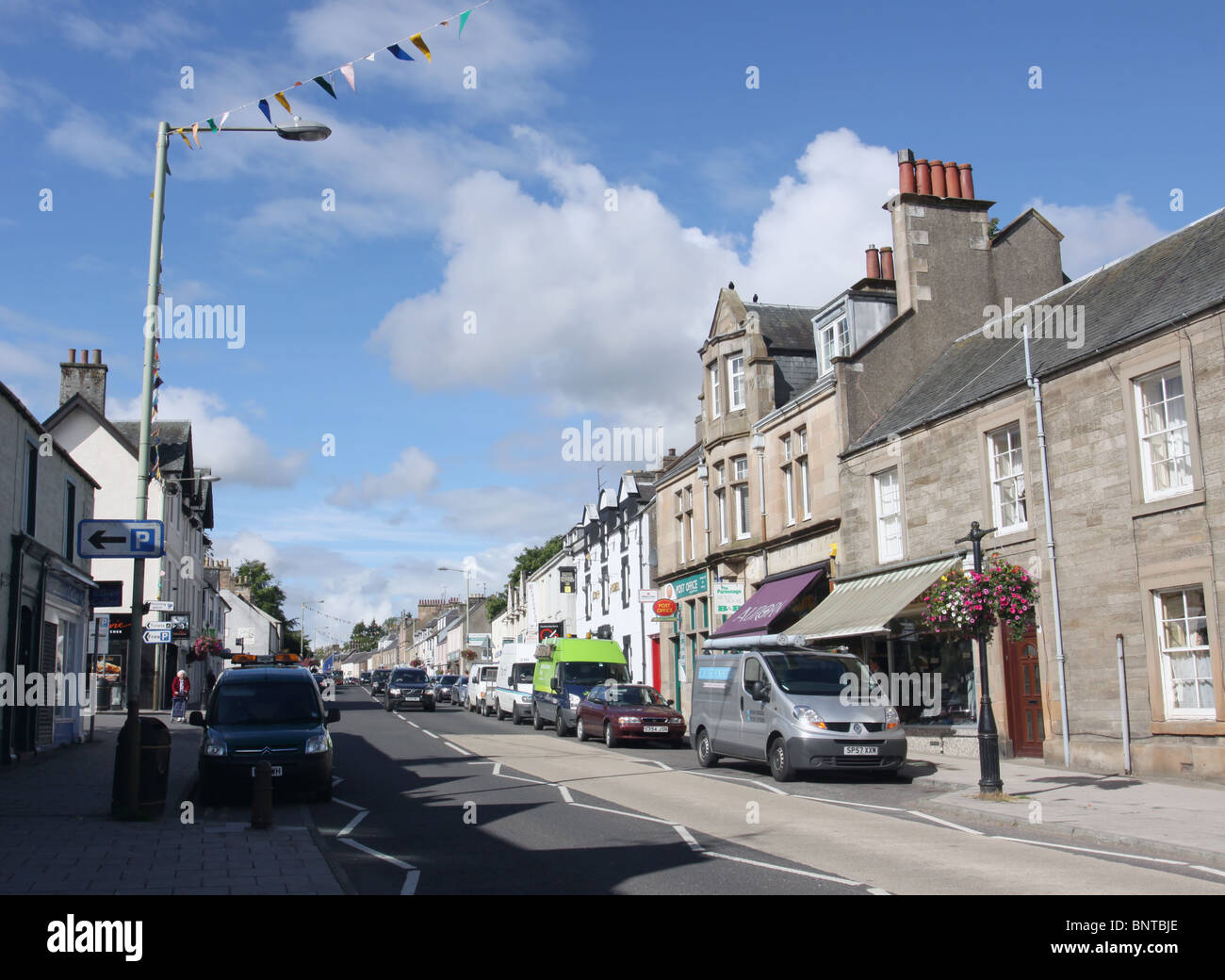 street scene Auchterarder Scotland July 2010 Stock Photo Alamy