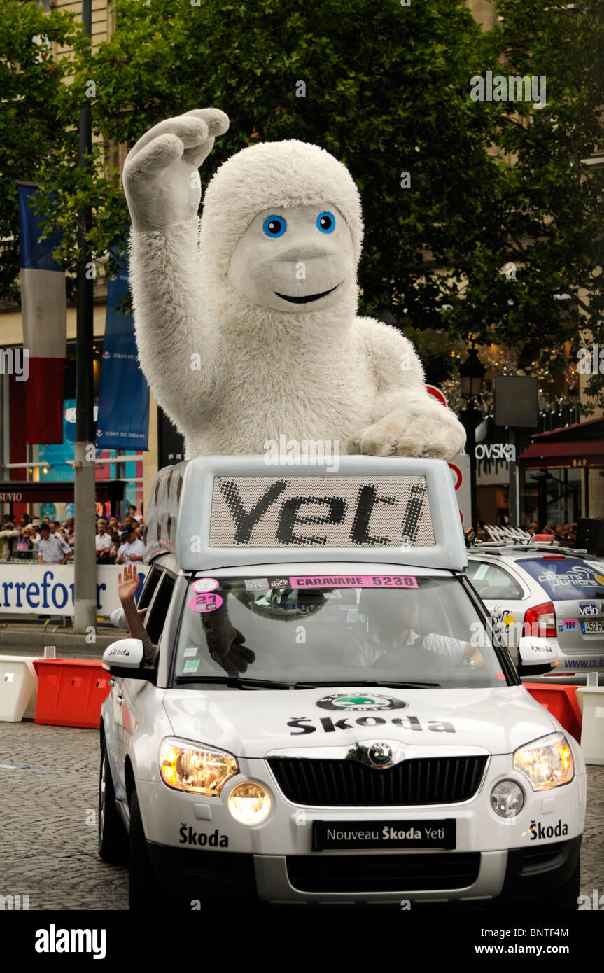 Skoda Yeti, Tour de France publicity caravan cavalcade, Champs Élysées,  Paris Stock Photo - Alamy