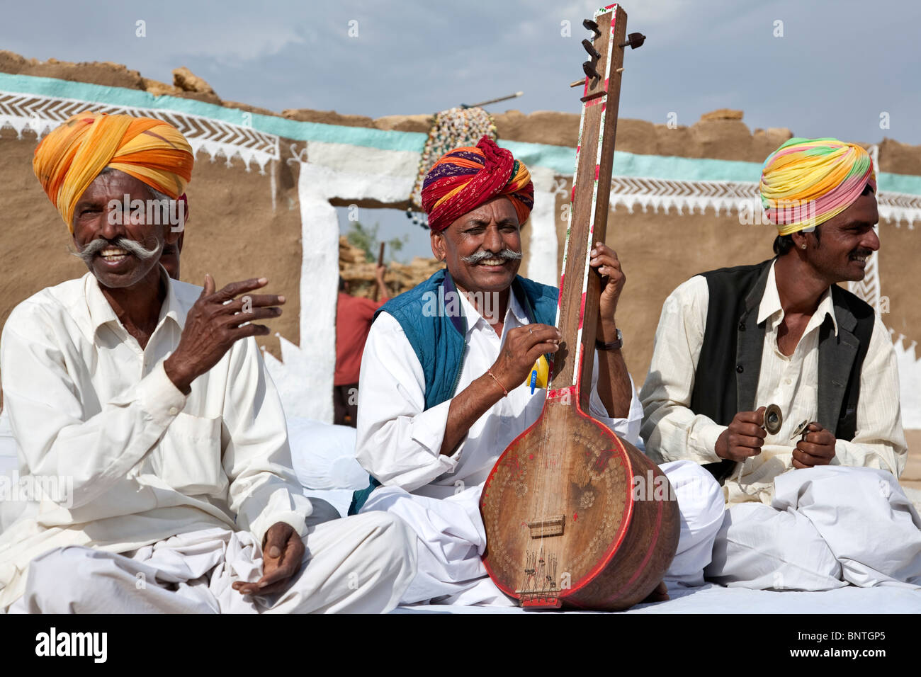 Traditional music band. Khuri village. Rajasthan. India Stock Photo Alamy