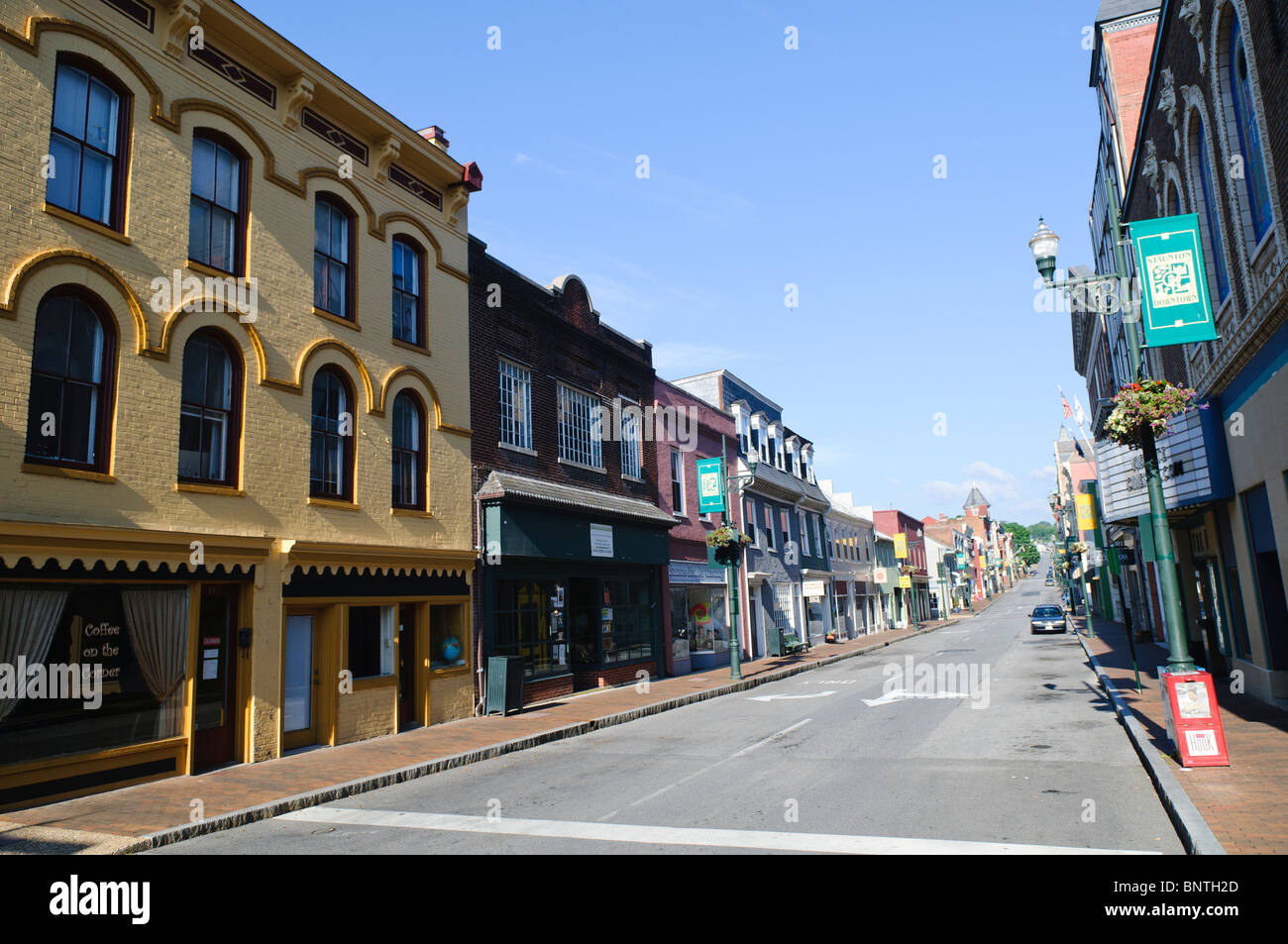 E Beverley Street downtown in Staunton in central Virginia, USA. Stock Photo