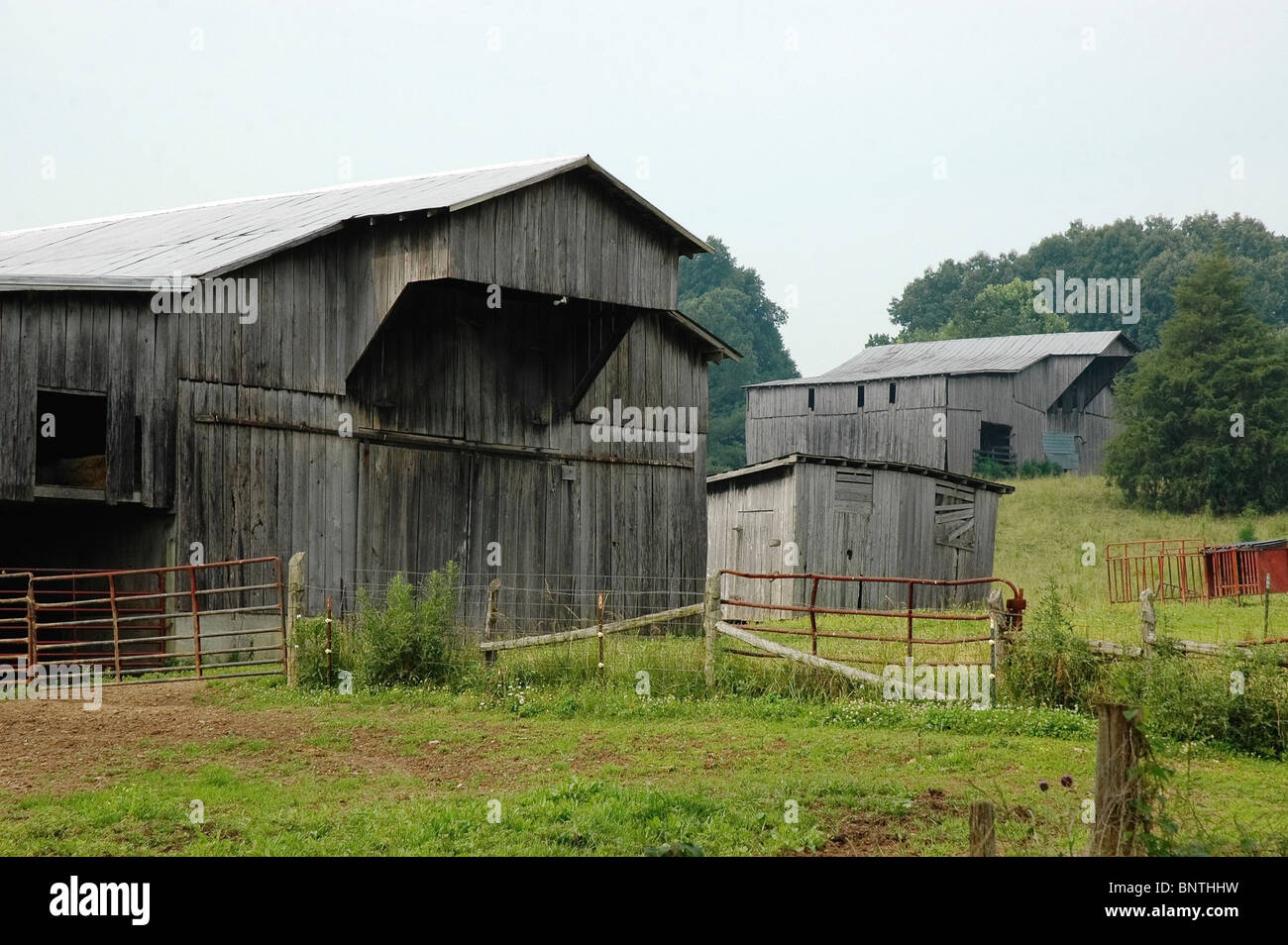 Us country barns construction hi-res stock photography and images - Alamy