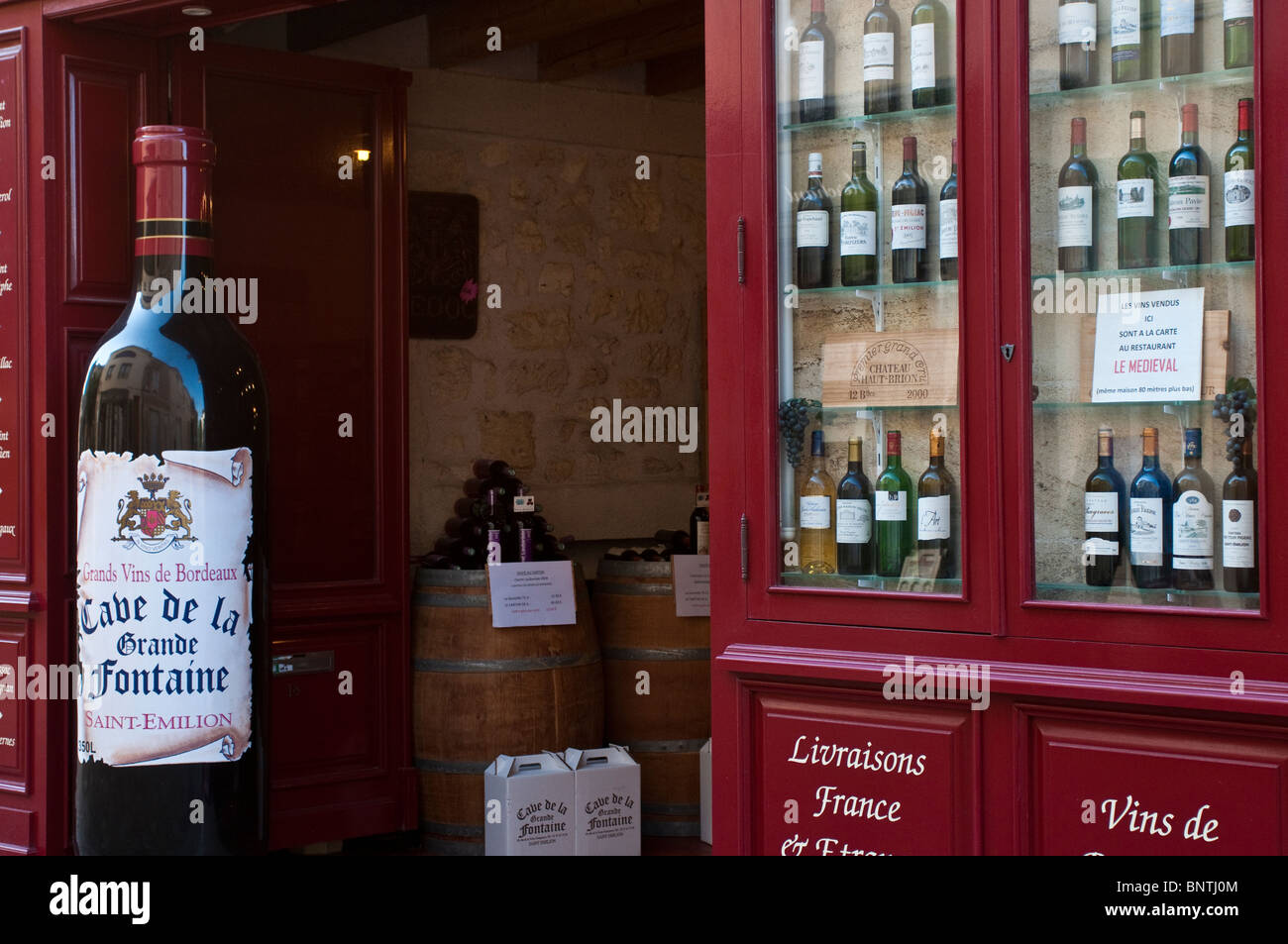 Bordeaux wine region hi-res stock photography and images - Alamy