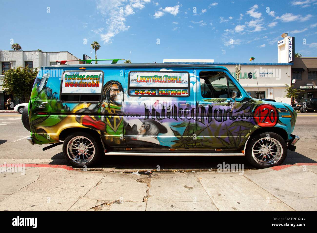 "Weed Mobile" painted van Los Angeles, California, United States of