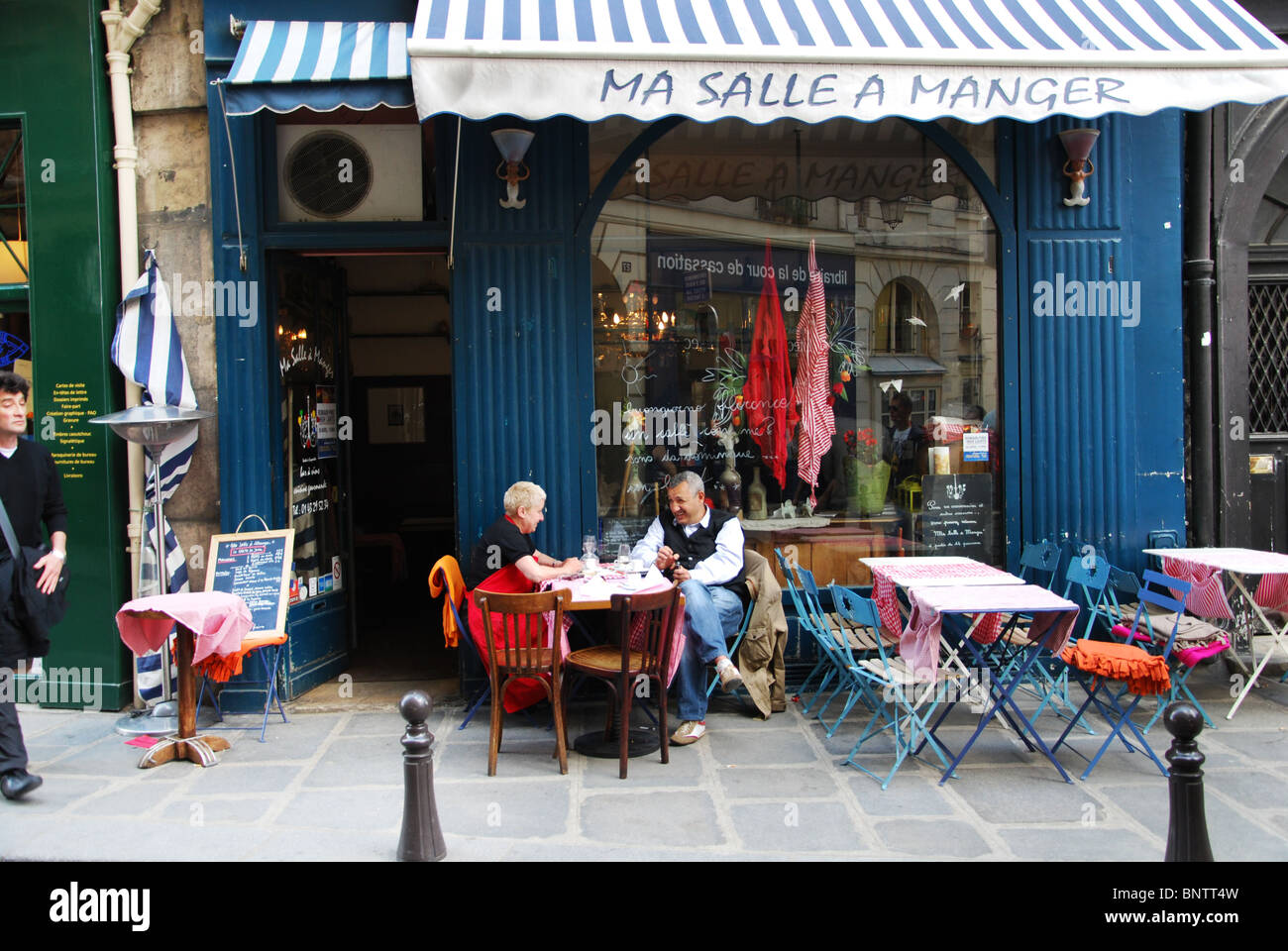 Having A Meal At Parisian Restaurant Ma Salle A Manger Paris