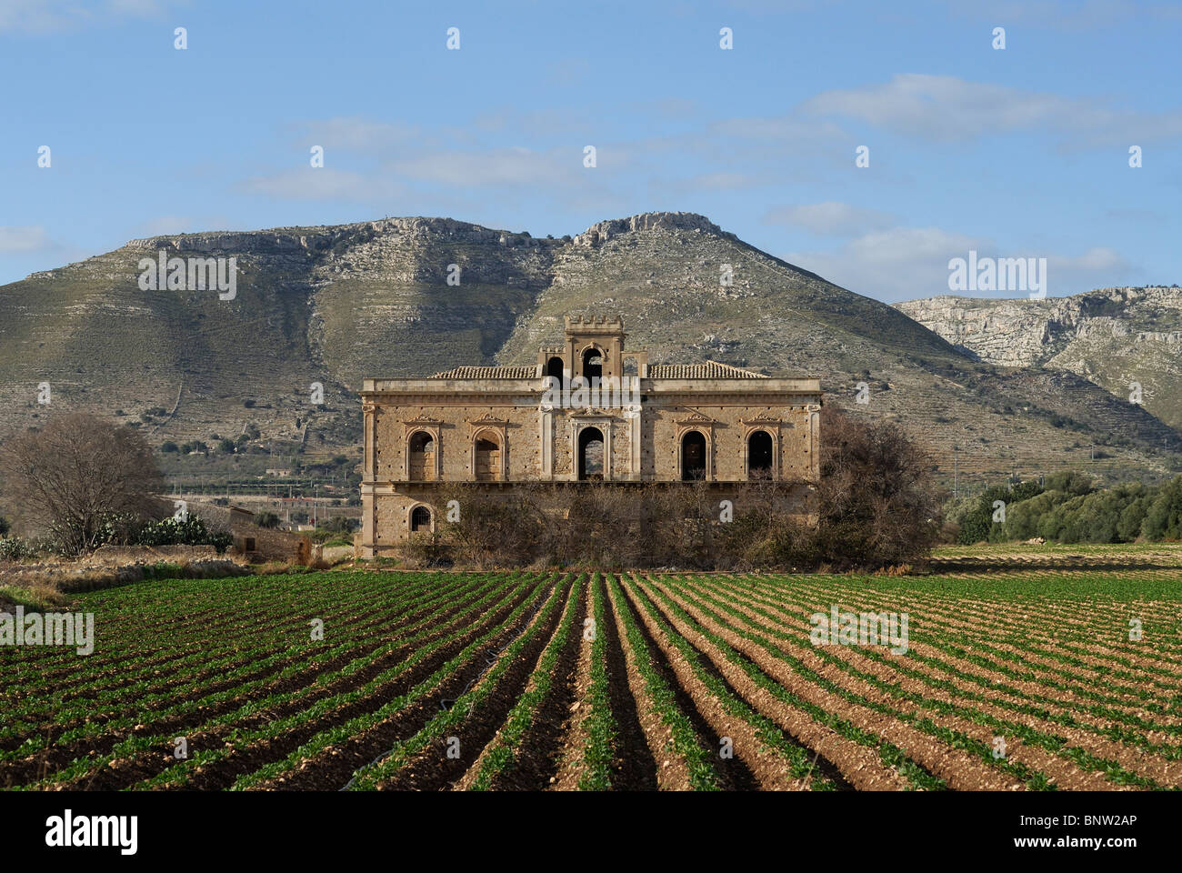 Avola. Sicily. Italy. Abandoned villa in the countryside of Avola Stock